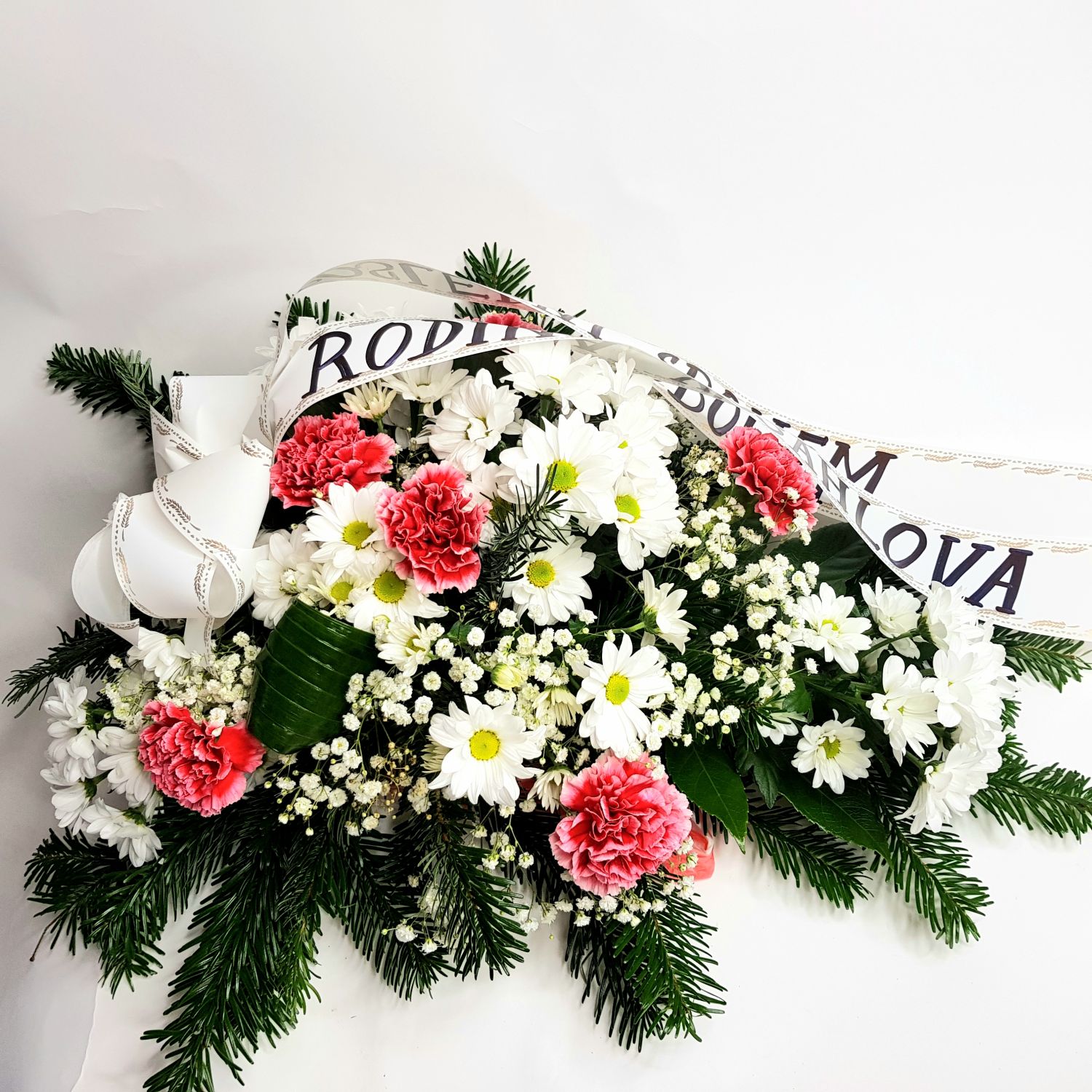 Smuteční kytice vypichovaná č. 19.